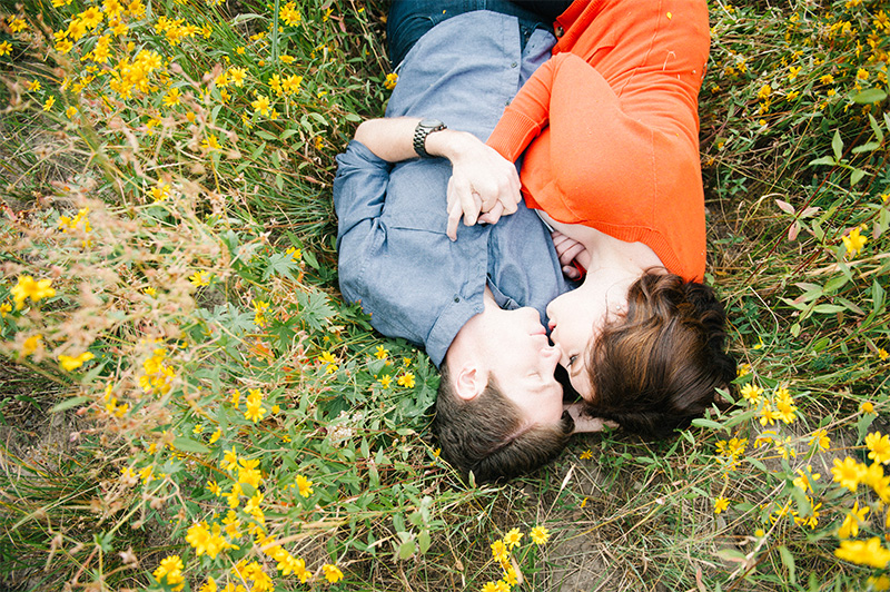engagement photos with wildflowers